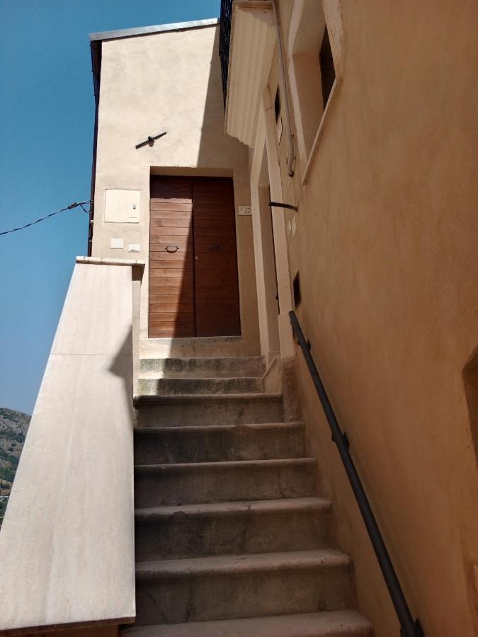 Sisu Bussi Suite Bussi sul Tirino Esterno foto